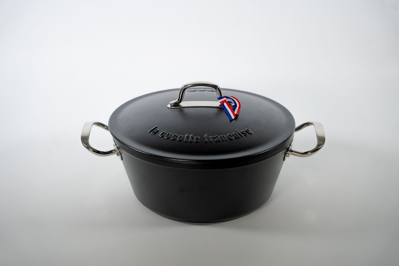 La Cocotte Française — round cast iron pot, black
